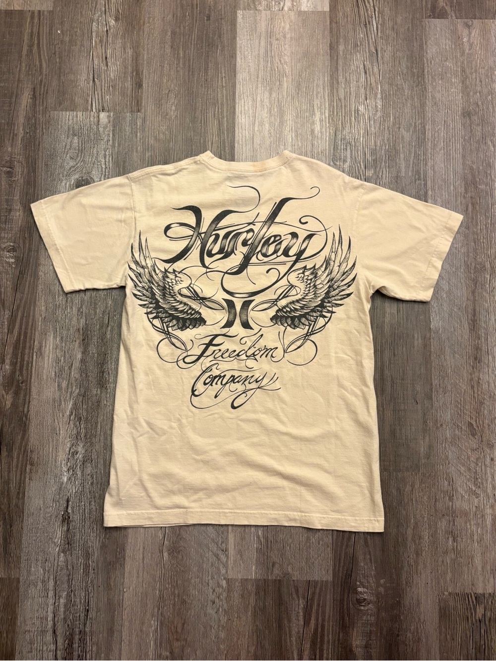Hurley Beige Short Sleeve Tee with Black Wing Graphic